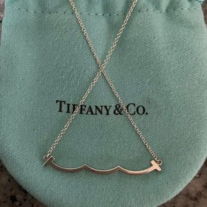 Tiffany & Co. T Wave Smile Necklace ✨